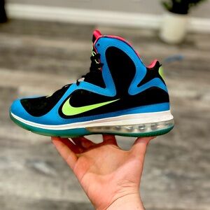 Size 11.5 - Nike LeBron 9 South Coast